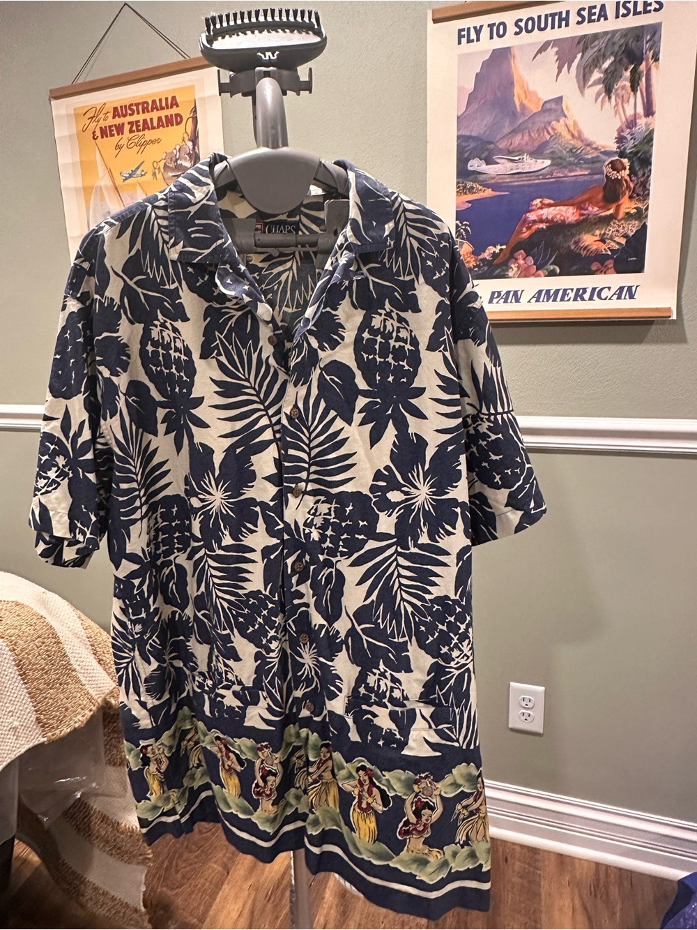 Men’s Chaps Ralph Lauren Navy and White Hawaiian SS Shirt- Size Large